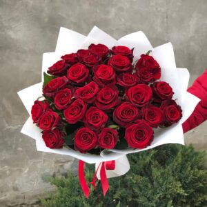 25 красных роз
